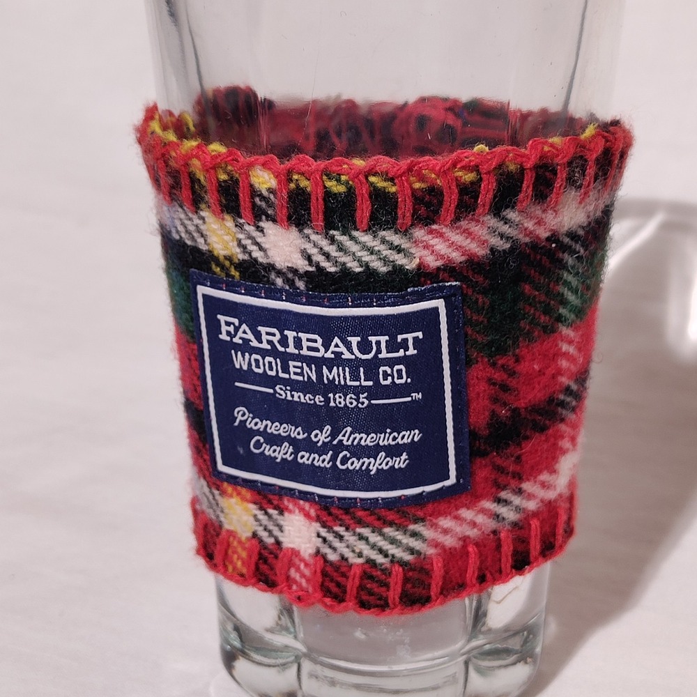 Coffee/pint sleeve, Faribault Woolen Mill‎ Approx 4"x3"